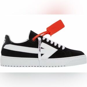 Off-White Arrow Black & White Sneakers | Size 37